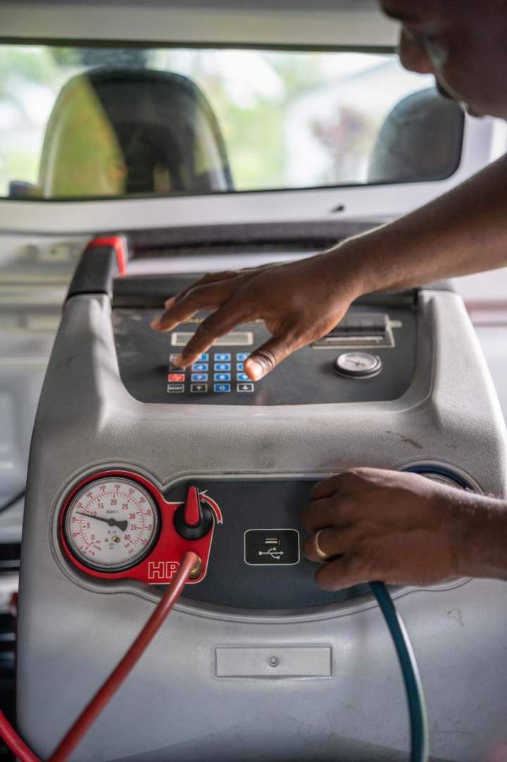 Appareil de recharge climatisation auto Guadeloupe